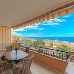 Ocean View La Arena דירה
